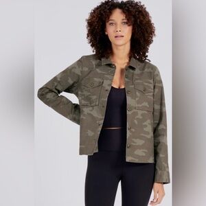 VUORI RIP STOP CAMO JACKET
SIZE MEDIUM
EXCELLENT CONDITION